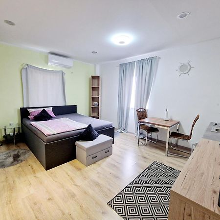 Ibo-Apart 1 Zimmer Apartment In Herzogenaurach Exteriör bild
